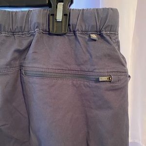 Men’s mountain hardwear grey blue joggers